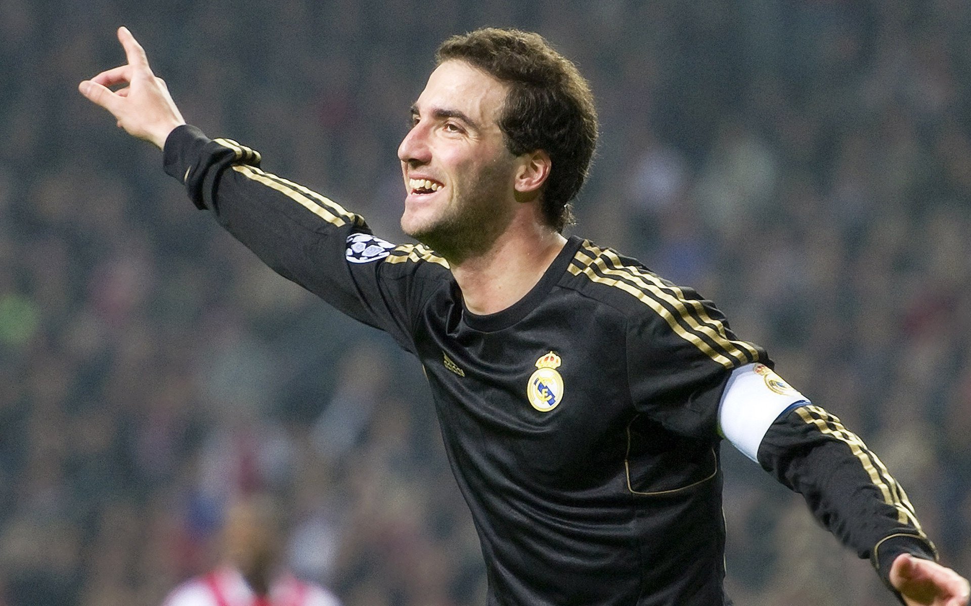 开云下载-凯蒂·莱德基赛后感谢团队支持，凯特 莱德基